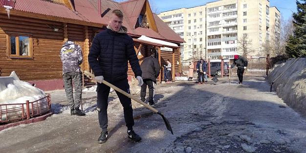 В Ивановской области православные волонтеры провели субботники у храмов