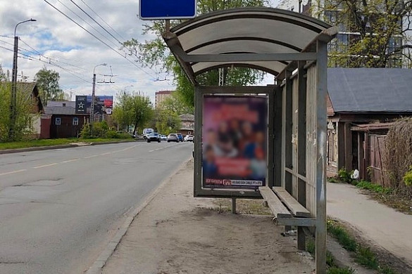  С ивановских остановок убирают незаконные афиши 
