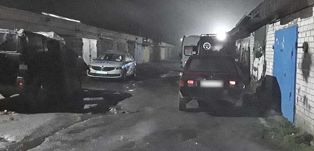 В Иванове отлетевший после удара «ВАЗ» сбил мужчину, чинившего свою машину