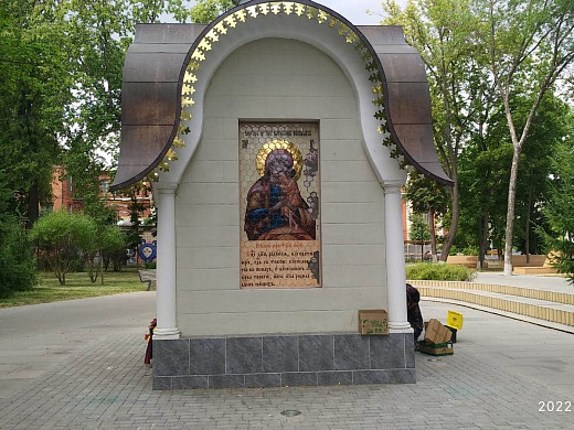 С часовни в Сквере Воинов-интернационалистов демонтировали иконы