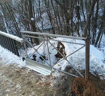 На опасном мосту в Кохме восстановили ограждение 