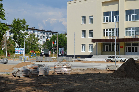 В Тейкове на площади у Дома культуры Российской Армии строят световой фонтан