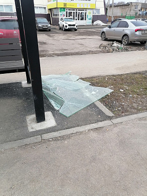 В Иванове вандалы опять громят остановочные павильоны