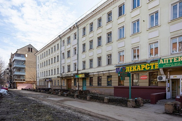 Здание общежития бывшего индустриального техникума выставлено на продажу
