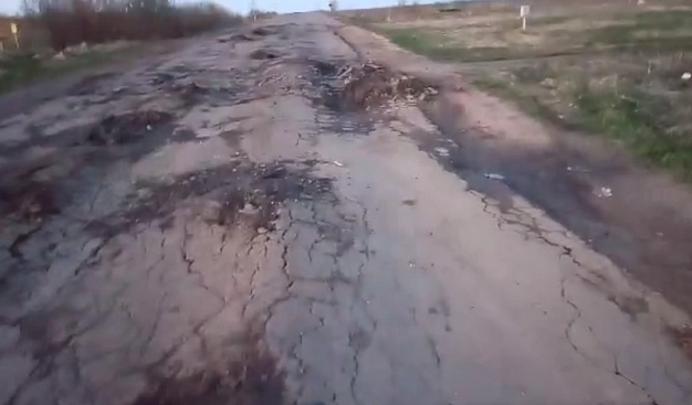 В Ивановской области лесовозы разбили дорогу