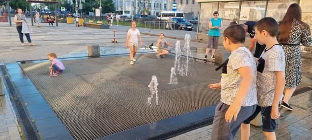 Форсунки фонтана на площади Ленина вышли из строя