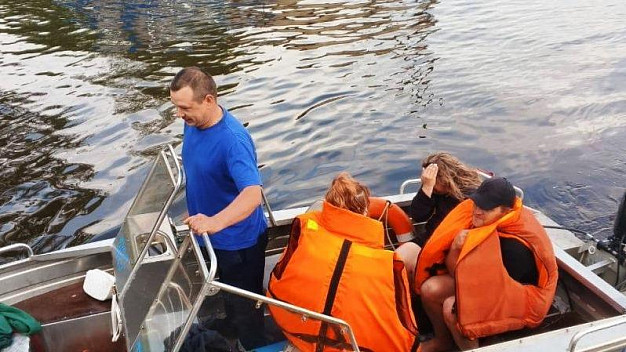  В Плесе перевернулась моторная лодка 