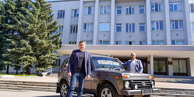  Жители Фурмановского района отправили бойцам автомобиль с гумпомощью