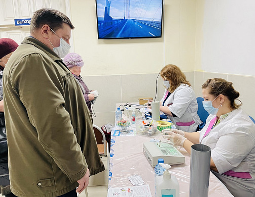 На поверку тонометров в поликлинике № 7 пришли почти 200 ивановцев 