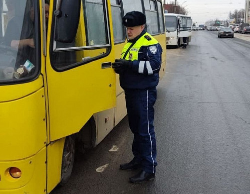 Сотрудники ГИБДД проверили ивановские автобусы