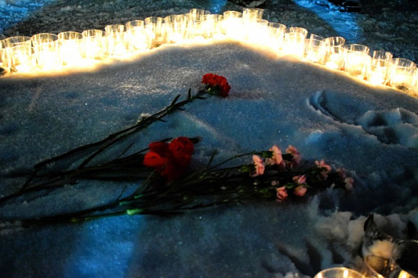 900 свечей зажгли ивановцы в честь 80-летия полного освобождения Ленинграда от фашистской блокады
