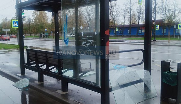  В Иванове вандалы разгромили 25 остановок 