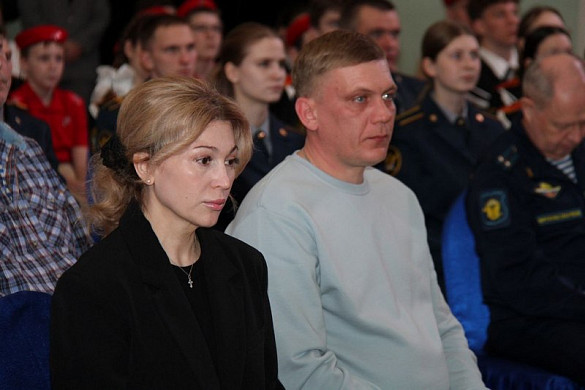 Золотую звезду Героя России передали родным ивановского десантника в годовщину его гибели