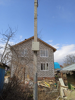 30 садовых домов в Богородском никак не подключат к электросети 