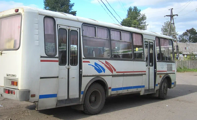 В Иванове девушку защемило дверью автобуса