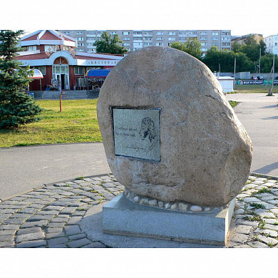  Ивановцы нашли ошибку на памятнике в центре города 