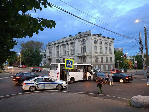 9 пассажиров получили травмы в ДТП с автобусом в Иванове