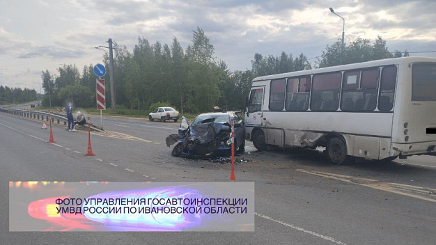 5 человек пострадали в двух авариях в Ивановской области