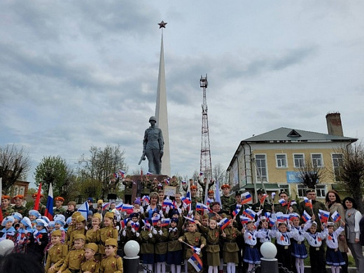  В Южском районе в честь Дня Победы прошел парад дошколят 