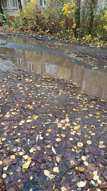 Дороги между домами на пр. Текстильщиков превратились в болото