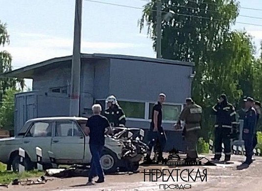 Поезд Иваново-Нерехта на переезде столкнулся с легковушкой