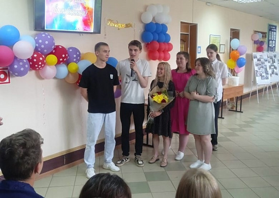 Выпускники кинешемского колледжа отказались от новых нарядов ради бойцов СВО