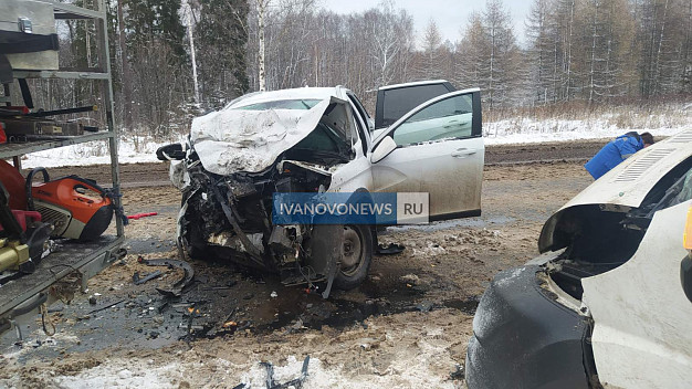 В жутком ДТП в Ивановской области погибли два пассажира