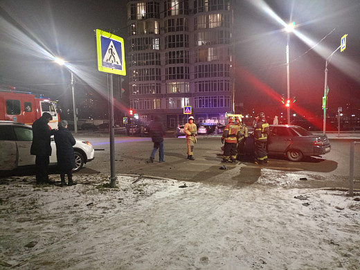 В Иванове водитель автомобиля пострадал после ДТП