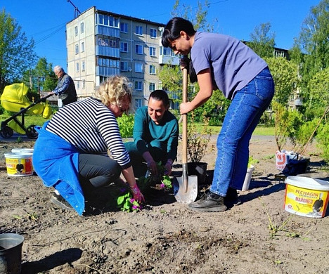 Предприниматели Комсомольска заложили новую аллею в городе 