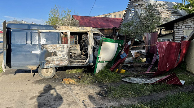  В Ивановской области «ГАЗель» врезалась в забор жилого дома и загорелась 