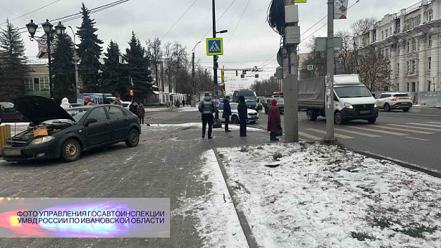  В Иванове «Водоканал» восстанавливает асфальт при помощи инфракрасных лучей 