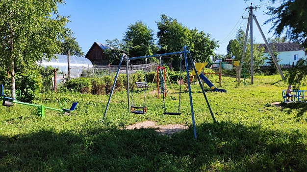 В Фурмановском районе установили еще одну детскую игровую площадку