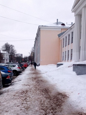  В Иванове на обработку тротуаров вышла техника 