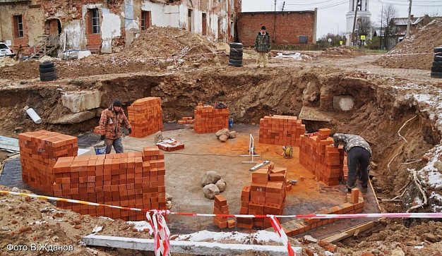 В Крестовоздвиженском храме в Шуе начали делать кладку основания колокольни
