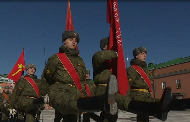 Братья-близнецы из Иванова откроют парад Победы на Красной площади