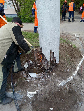 В Иванове демонтировали «опасный» столб 