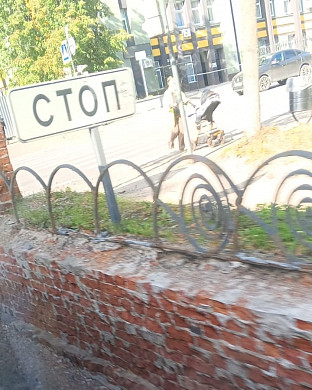 Ивановец жалуется на обветшалый кирпич в центре города