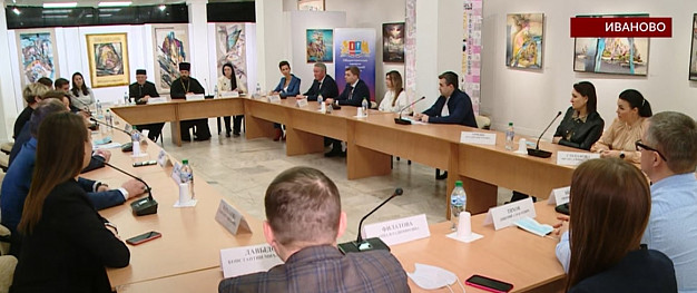 ЗАЧЕМ СЕКРЕТЫ ОБЩЕСТВЕННОЙ ПАЛАТЕ