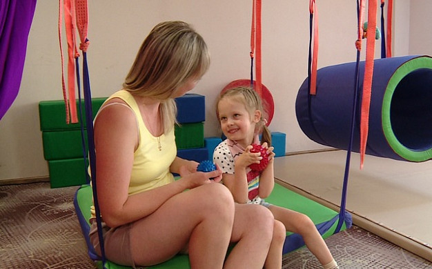 5-летней Алисе с ДЦП требуется помощь
