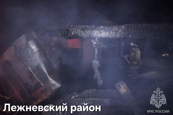 В Лежневском районе при пожаре пострадал 81-летний мужчина 