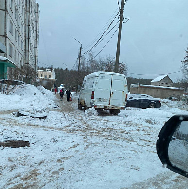 Владельца транспортного средства даже штрафы не могут заставить убрать машину