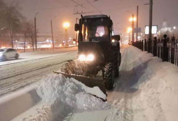  В Иванове устранять последствия метели начали еще ночью 