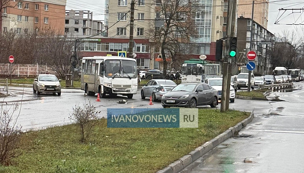 В Иванове пассажирский автобус попал в ДТП