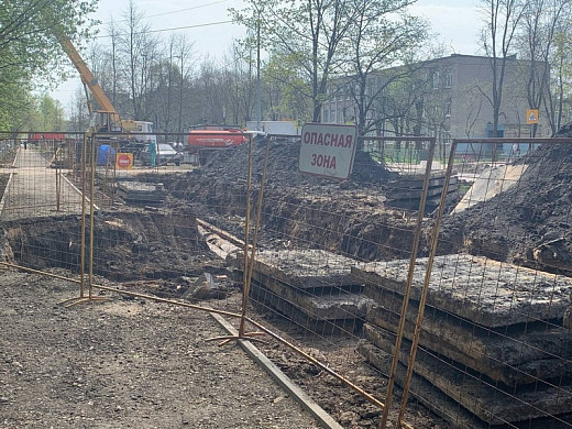 На улице Маршала Василевского продолжается ремонт теплосетей