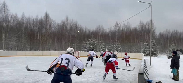 В Тейкове открылась новая хоккейная площадка 