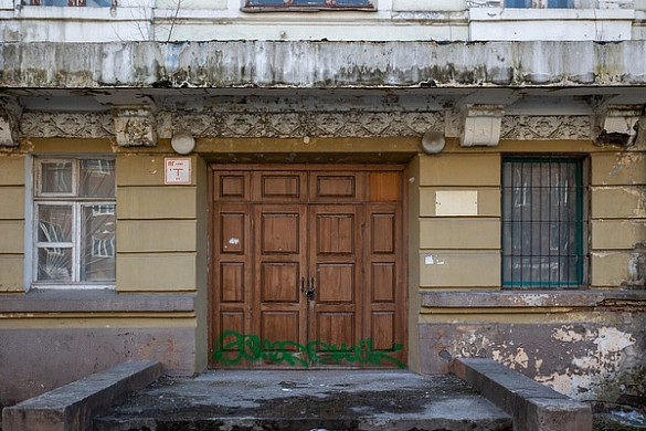 Здание общежития бывшего индустриального техникума выставлено на продажу
