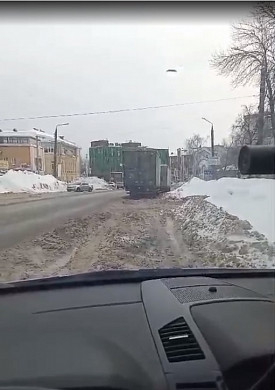 Таксист из Иванова предполагает, что снег убирают на луне