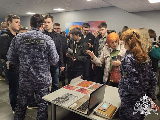 В Иванове росгвардейцы приняли участие в ярмарке вакансий