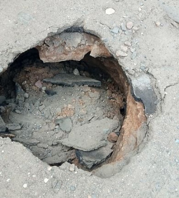 В Иванове посреди дороги провалился грунт