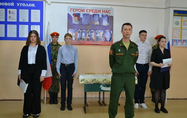 В южской школе №1 открыли «Парту Героя»